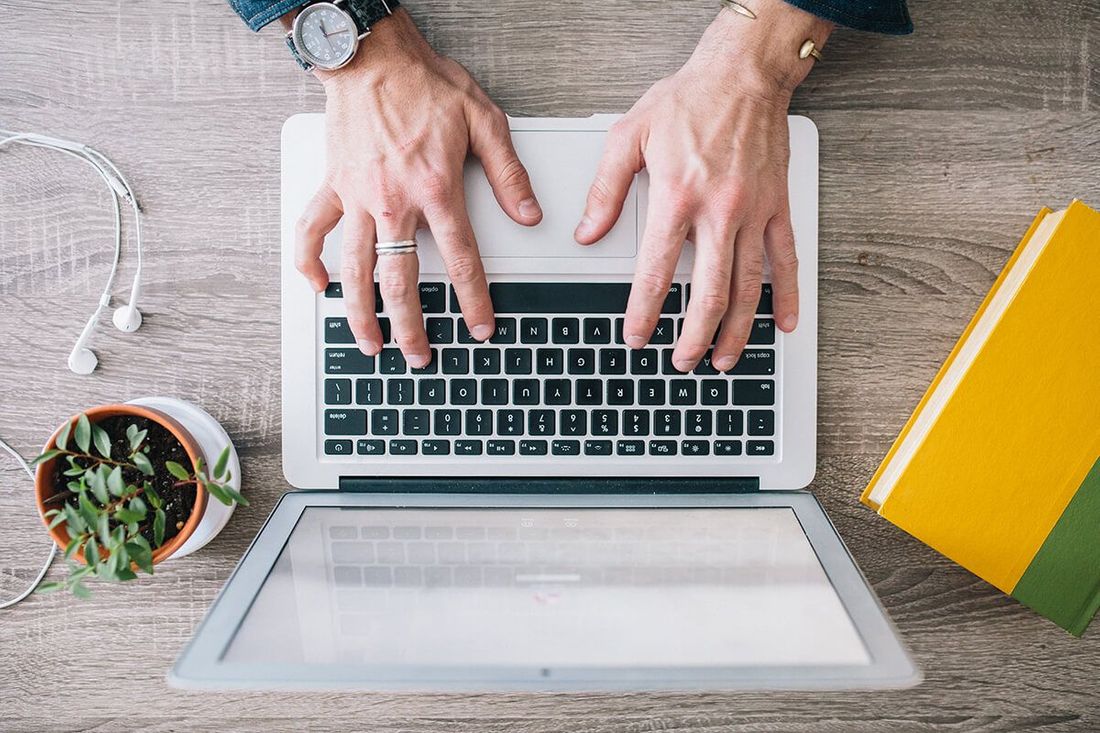 typing on macbook